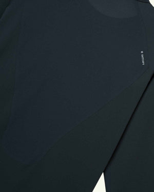 Satisfy AuraLite DSRT Long Tee, Black – detail