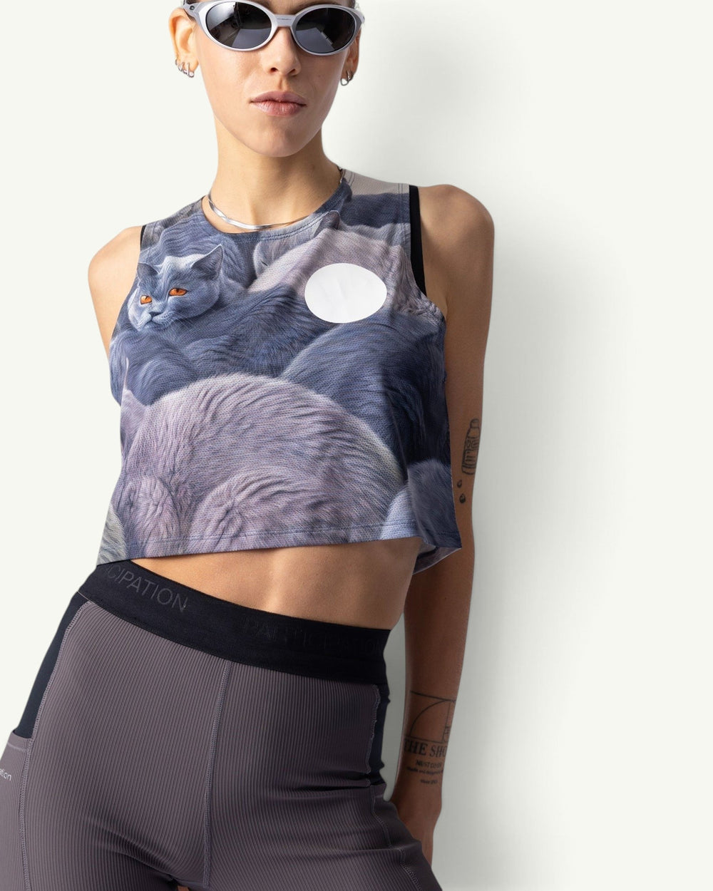 Participation British Shorthair crop singlet with grey cat print, featuring quick-drying four-way stretch fabric.