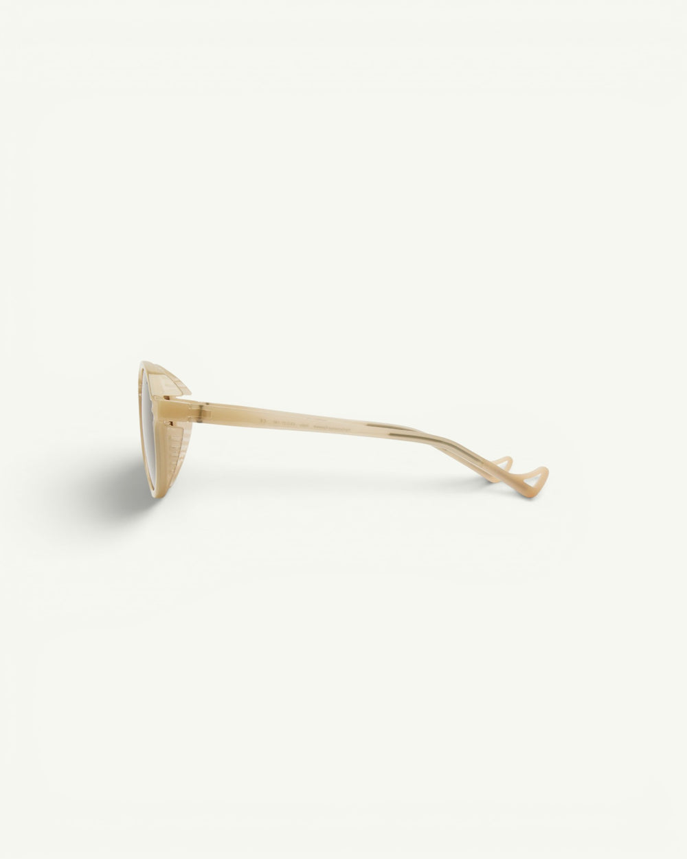 #Ivory/D+EarthVision
