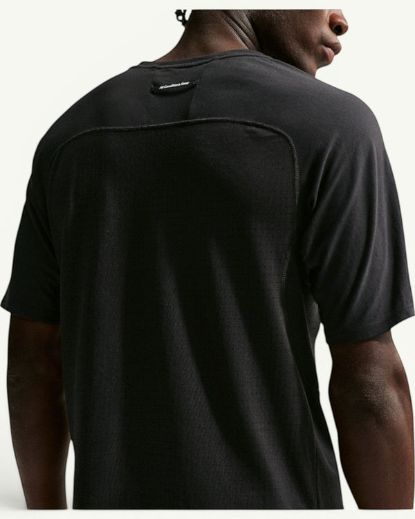 #BLACK/BLACK/SUMMITWHITE