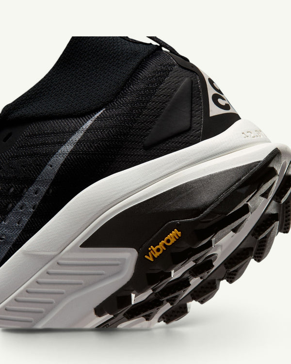 #BLACK/SUMMITWHITE-SAFETYORANGE