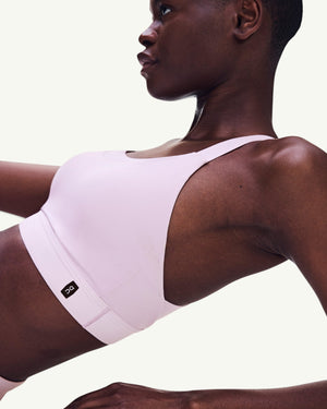 On Women's Performance Bra 2, Foxglove - image 2