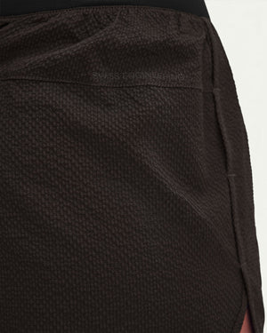 On Women's Performance Volt Shorts, Espresso - image 5