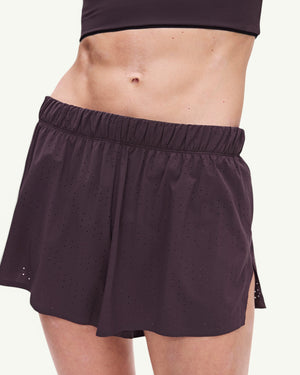 On Women's Zero Shorts, Urchin - image 4