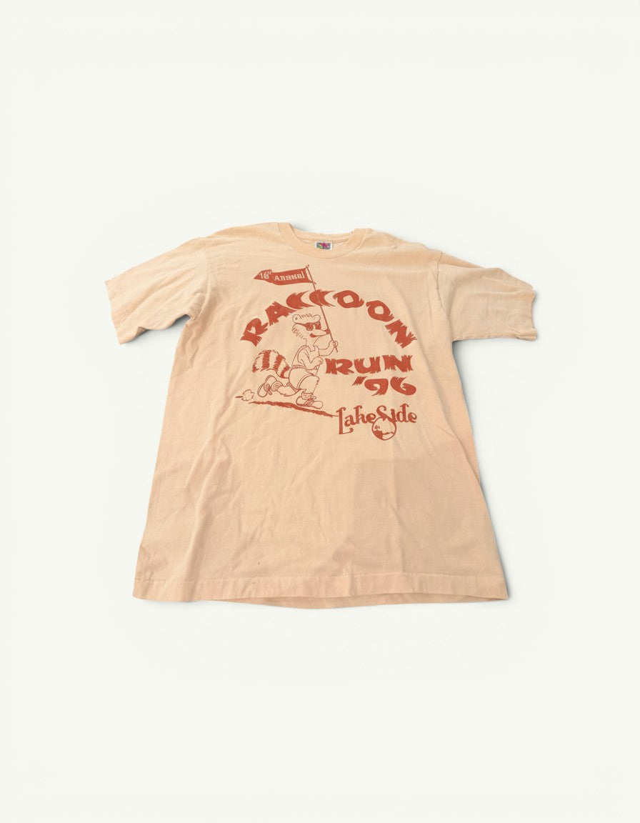 Amateur vintage off-white cotton T-shirt featuring a red Racoon Run 96 graphic print
