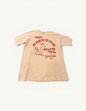 Amateur vintage off-white cotton T-shirt featuring a red Racoon Run 96 graphic print