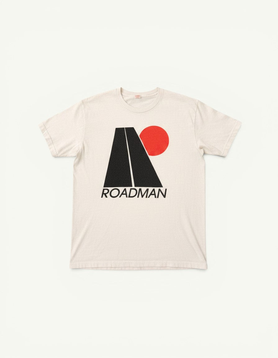 Amateur vintage white cotton t-shirt featuring a black road graphic and red sun print on the chest